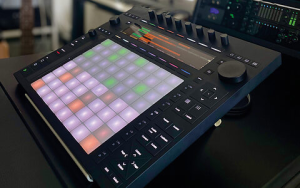 
                                                            Ableton Push 3